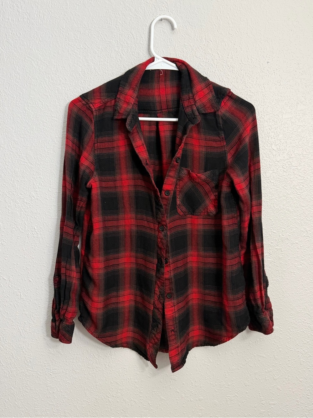 beachlunchlounge Red and Black Plaid Button-Down Shirt Fall